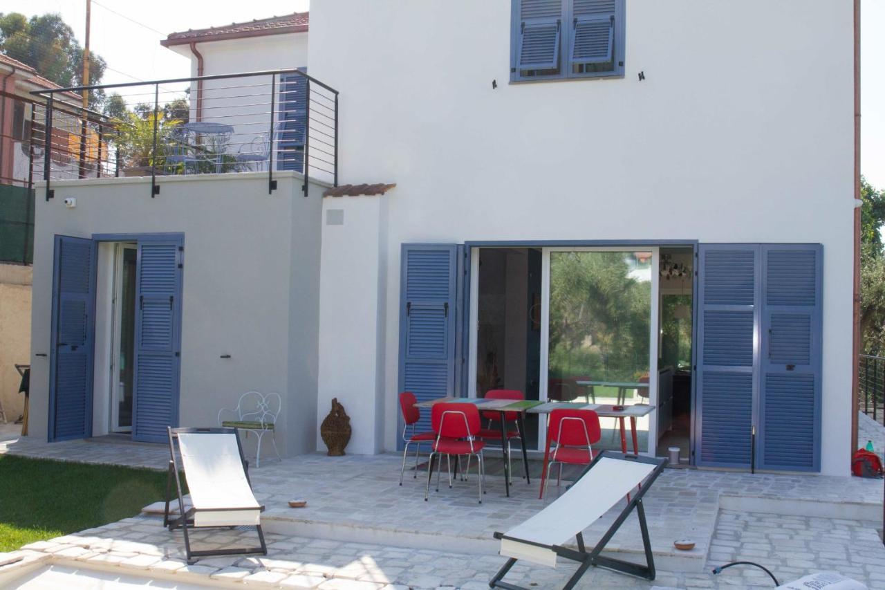 임페리아 Il Sole Di Poggi B&B 외부 사진